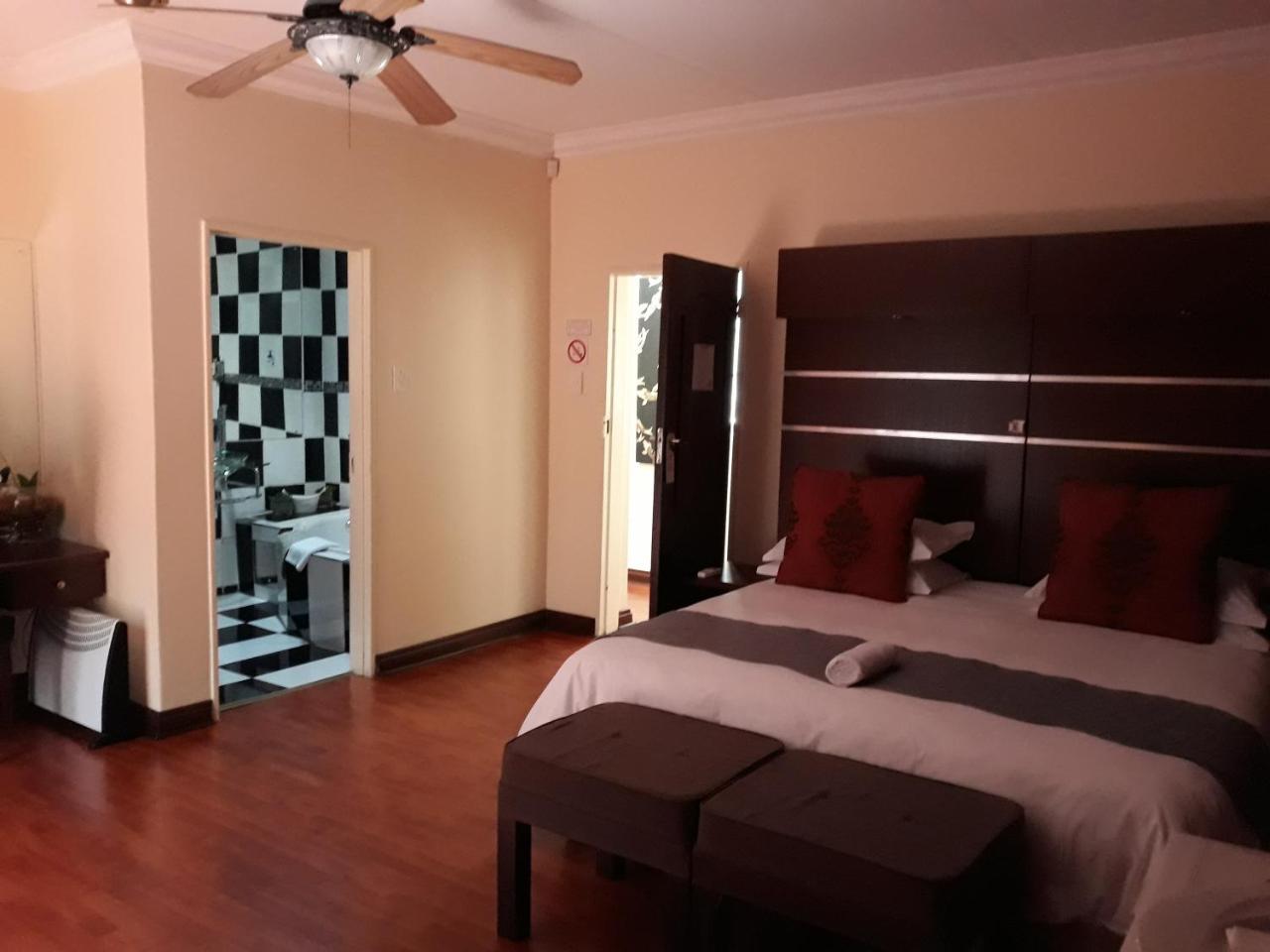 Aalwyns Guesthouse Vanderbijlpark Kültér fotó