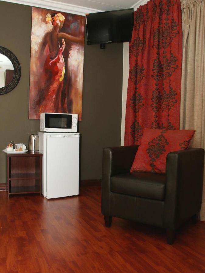 Aalwyns Guesthouse Vanderbijlpark Szoba fotó